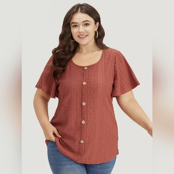 BloomChic Tops - NWT BloomChic Texture Button Detail Top Size 22-24 / 3X
